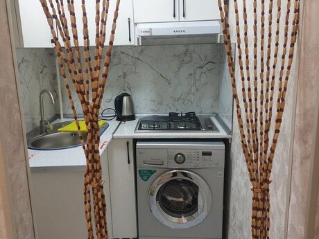 2 otaqlı köhnə tikili - Elmlər Akademiyası m. - 45 m²