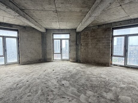4 otaqlı yeni tikili - Ağ şəhər q. - 231 m²