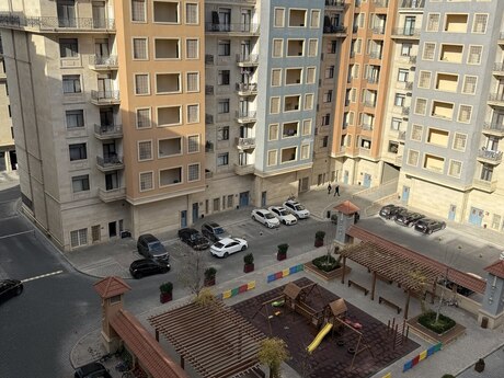 4 otaqlı yeni tikili - Ağ şəhər q. - 231 m²