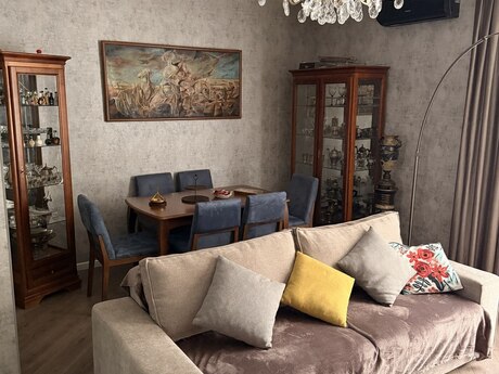 2 otaqlı köhnə tikili - Şah İsmayıl Xətai m. - 69 m²