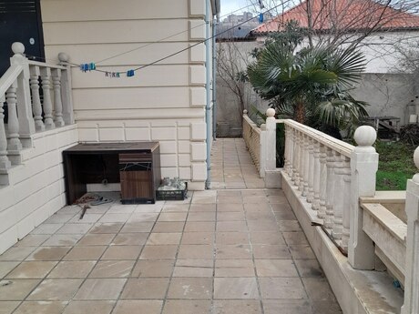 3 otaqlı həyət evi/bağ evi - Bayıl q. - 130 m²