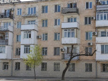 1-комн. вторичка - м. Элмляр Академиясы - 35 м²