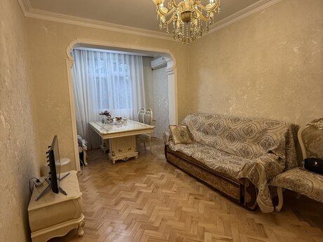 2 otaqlı köhnə tikili - 20 Yanvar m. - 50 m²