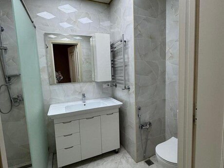 3 otaqlı yeni tikili - Ağ şəhər q. - 130 m²
