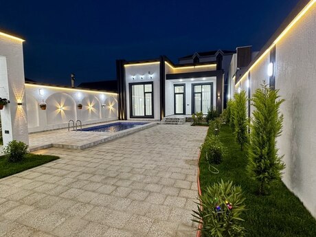 4 otaqlı həyət evi/bağ evi - Şüvəlan q. - 130 m²