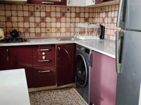 2 otaqlı köhnə tikili - Azadlıq Prospekti m. - 55 m²