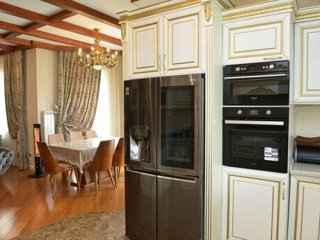 6 otaqlı həyət evi/bağ evi - Şüvəlan q. - 350 m²