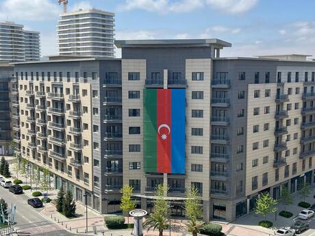 Elan №6104041 - Bakı, Ağ şəhər q., 4 otaqlı, 163 m², 2/8 mərtəbə