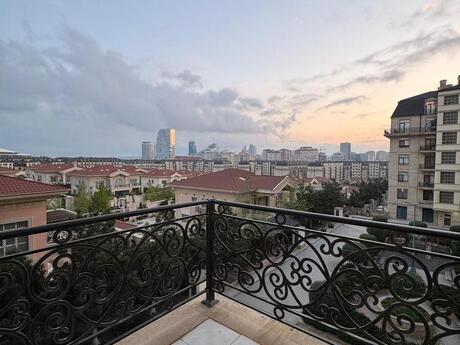 3 otaqlı yeni tikili - Ağ şəhər q. - 128 m²