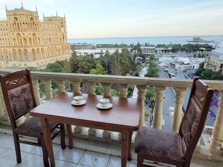 2 otaqlı köhnə tikili - 28 May m. - 75 m²