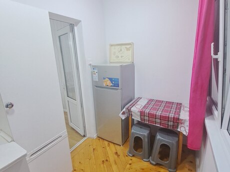 2 otaqlı köhnə tikili - İnşaatçılar m. - 50 m²