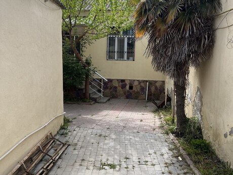 3 otaqlı həyət evi/bağ evi - Həzi Aslanov q. - 68 m²