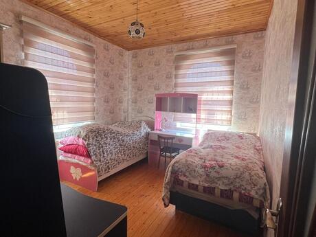 8 otaqlı həyət evi/bağ evi - Qaraçuxur q. - 141 m²