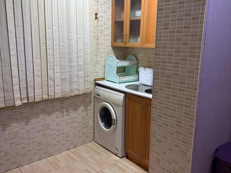 3 otaqlı köhnə tikili - Neftçilər m. - 80 m²