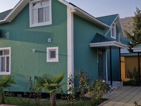 6 otaqlı həyət evi/bağ evi - Qəbələ - 200 m²