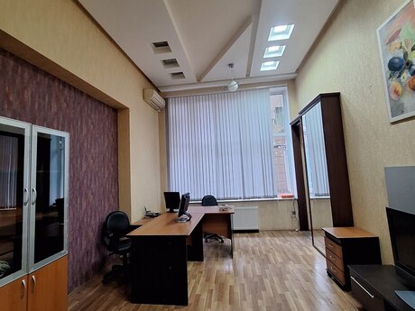 2 otaqlı ofis - İnşaatçılar m. - 60 m²