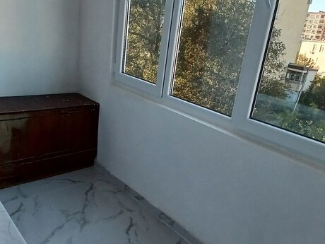 3 otaqlı köhnə tikili - 8 Noyabr m. - 80 m²