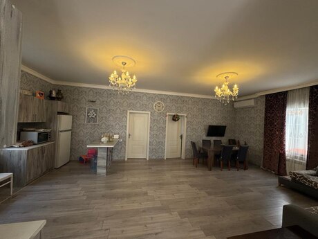 4 otaqlı həyət evi/bağ evi - Mərdəkan q. - 135 m²