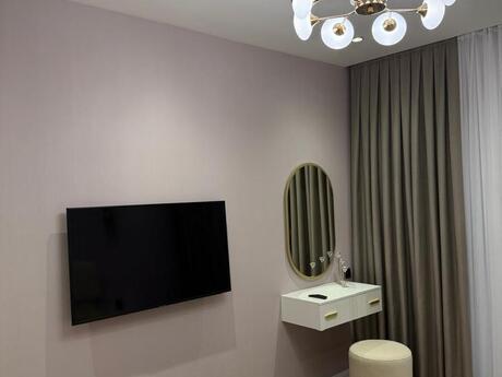 3-комн. новостройка - м. 8 ноября - 110 м²