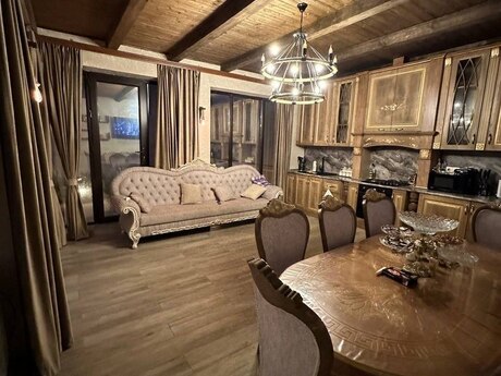 6 otaqlı həyət evi/bağ evi - Suraxanı q. - 240 m²