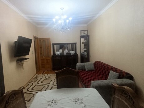 4 otaqlı köhnə tikili - Azadlıq Prospekti m. - 100 m²