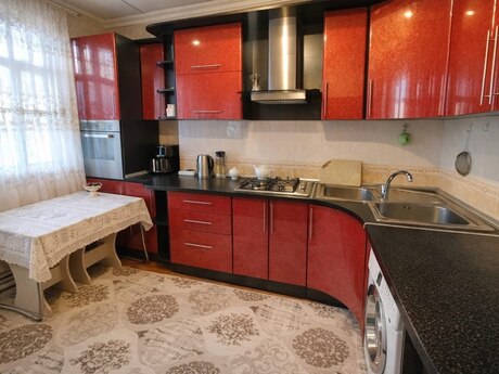 4 otaqlı köhnə tikili - Azadlıq Prospekti m. - 100 m²