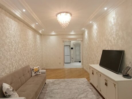 2 otaqlı mənzil, 65 m², 8-ci mikrorayon: 237 000 ₼ 5