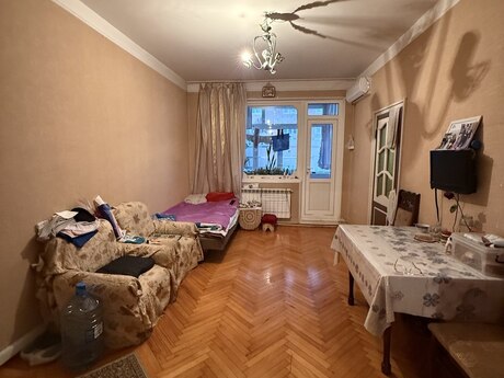 3 otaqlı köhnə tikili - Memar Əcəmi m. - 75 m²
