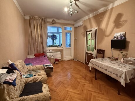 3 otaqlı köhnə tikili - Memar Əcəmi m. - 75 m²
