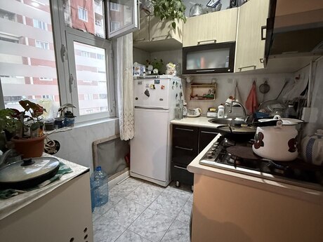 3 otaqlı köhnə tikili - Memar Əcəmi m. - 75 m²