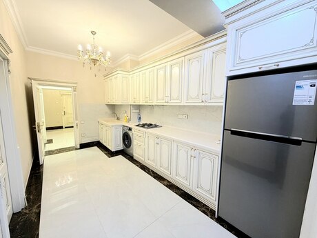 3 otaqlı yeni tikili - Bakıxanov q. - 110 m²