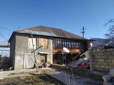 4 otaqlı həyət evi/bağ evi - Şəki - 90 m²