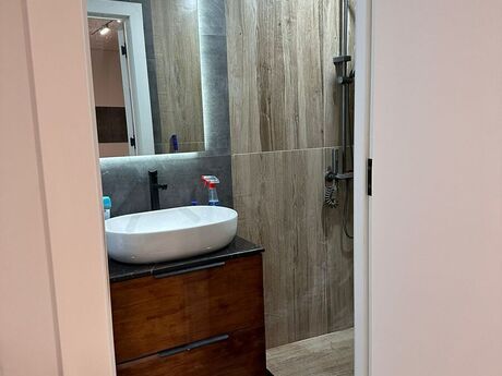 1 otaqlı həyət evi/bağ evi - İnşaatçılar m. - 35 m²