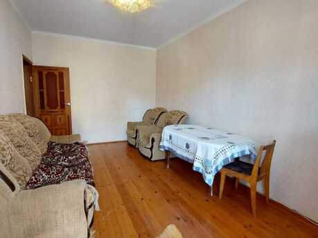 2 otaqlı köhnə tikili - İnşaatçılar m. - 70 m²