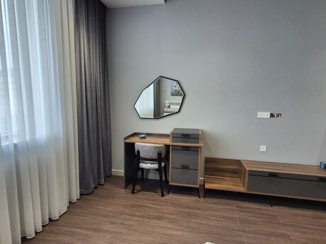 4-room apartment, 168 m², 8 Noyabr: 400 000 ₼ 5