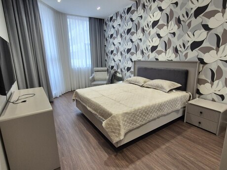 4 otaqlı yeni tikili - 8 Noyabr m. - 168 m²