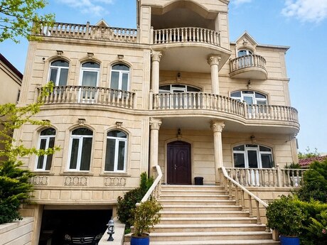 8 otaqlı həyət evi/bağ evi - Səbail r. - 750 m²