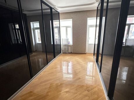 4 otaqlı yeni tikili - Nəsimi r. - 260 m²