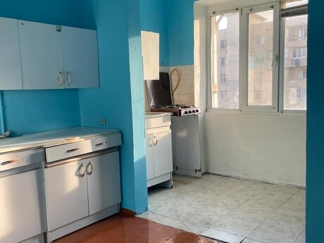 2 otaqlı köhnə tikili - Azadlıq Prospekti m. - 50 m²