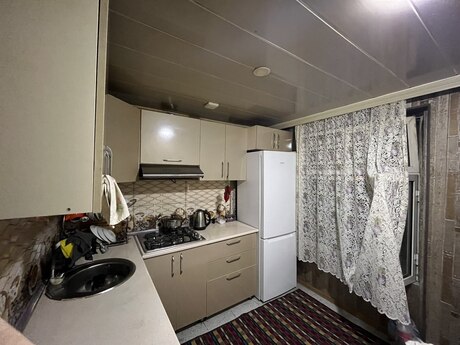 2 otaqlı köhnə tikili - Elmlər Akademiyası m. - 20 m²