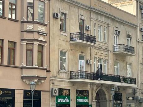 4 otaqlı köhnə tikili - Səbail r. - 102 m²