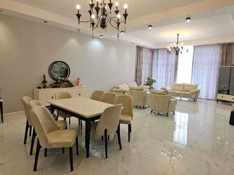 10 otaqlı həyət evi/bağ evi - Şağan q. - 600 m²