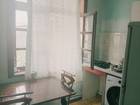 3 otaqlı köhnə tikili - Nəriman Nərimanov m. - 100 m²