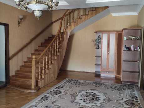 8 otaqlı həyət evi/bağ evi - Mərdəkan q. - 350 m²