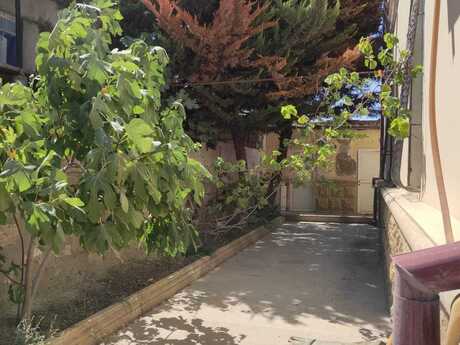 8 otaqlı həyət evi/bağ evi - Mərdəkan q. - 350 m²