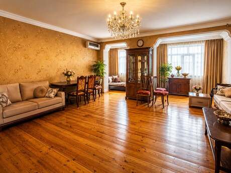 4 otaqlı köhnə tikili - Xalqlar Dostluğu m. - 100 m²