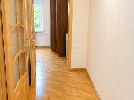 2 otaqlı köhnə tikili - İnşaatçılar m. - 55 m²