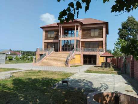 6 otaqlı həyət evi/bağ evi - Astara - 656 m²