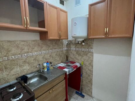 2 otaqlı köhnə tikili - Azadlıq Prospekti m. - 55 m²
