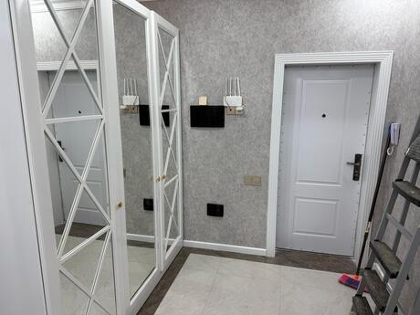 4-комн. новостройка - м. Нариман Нариманов - 135 м²